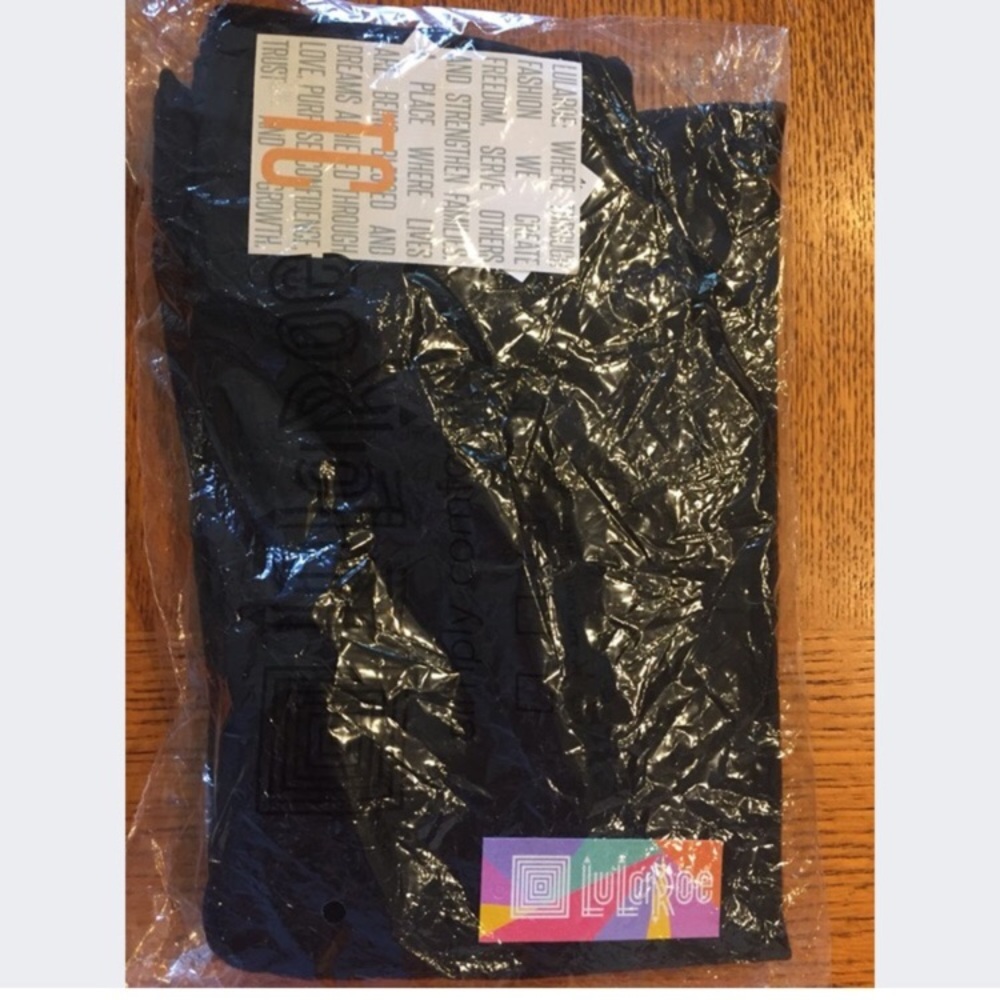 Solid black TC tall curvy Lularoe leggings Noir